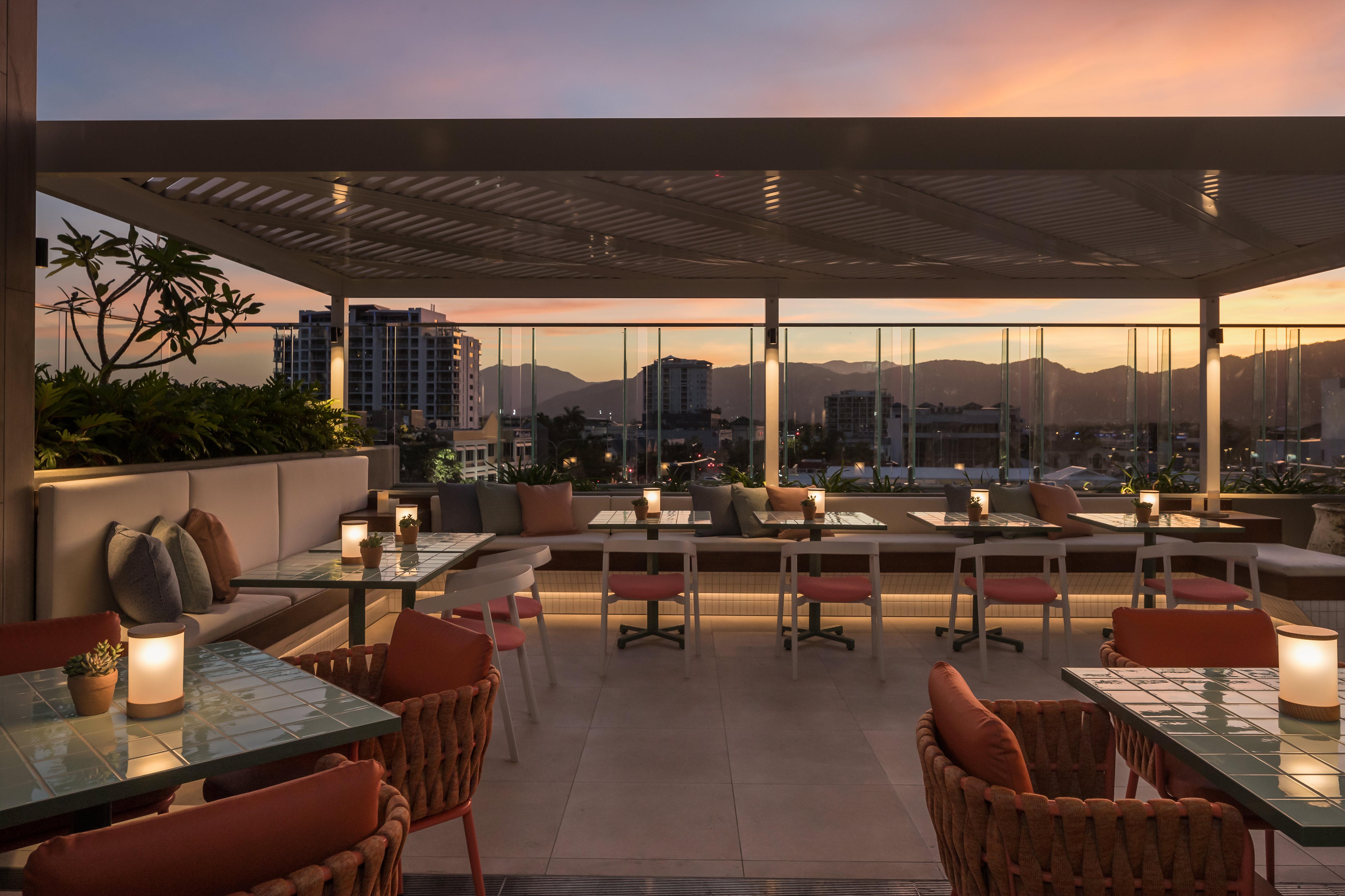 คริสตัลบรูค ไบลีย์ Hotel แคนส์ ภายนอก รูปภาพ The rooftop bar