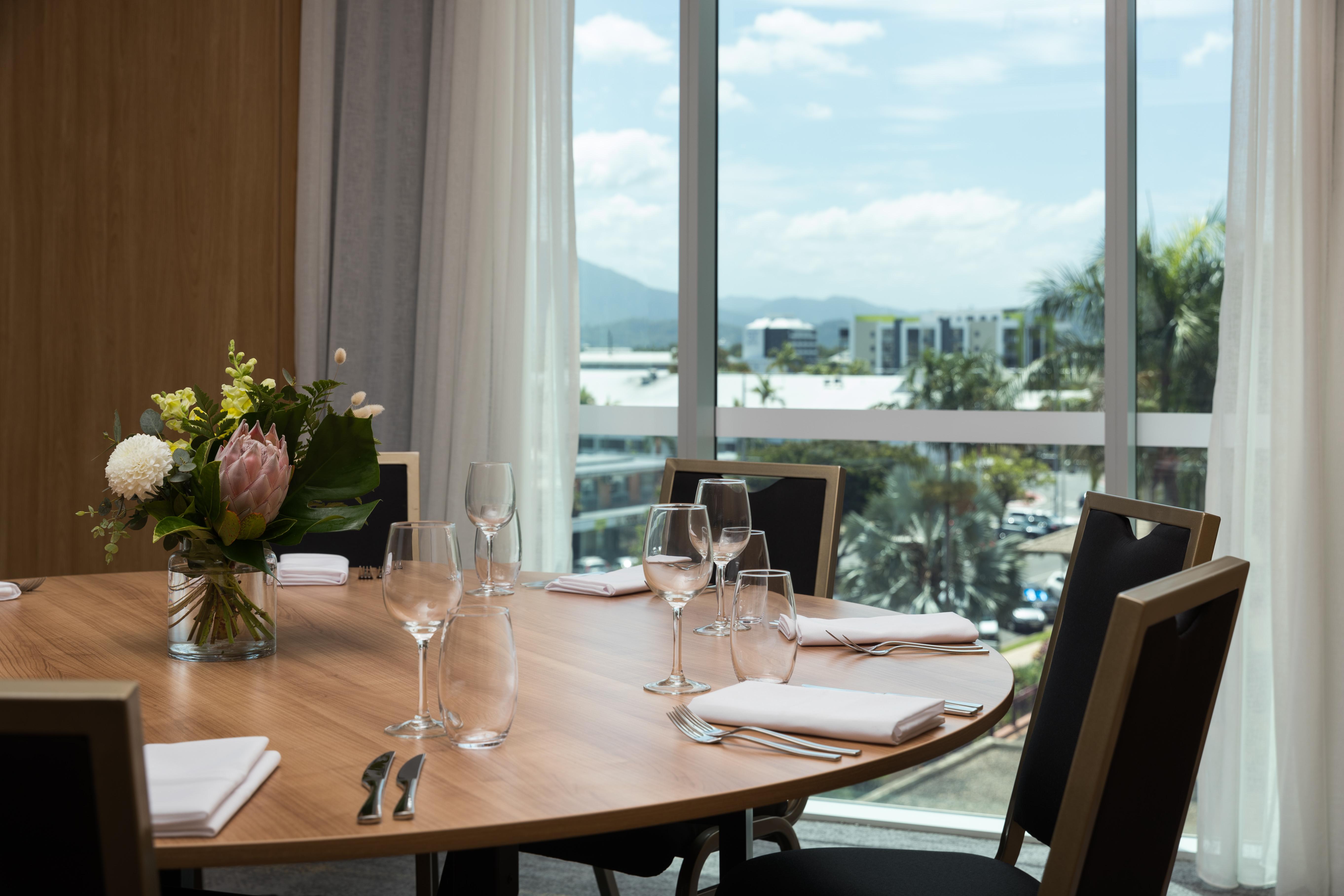 คริสตัลบรูค ไบลีย์ Hotel แคนส์ ภายนอก รูปภาพ The private dining room at Blackbird