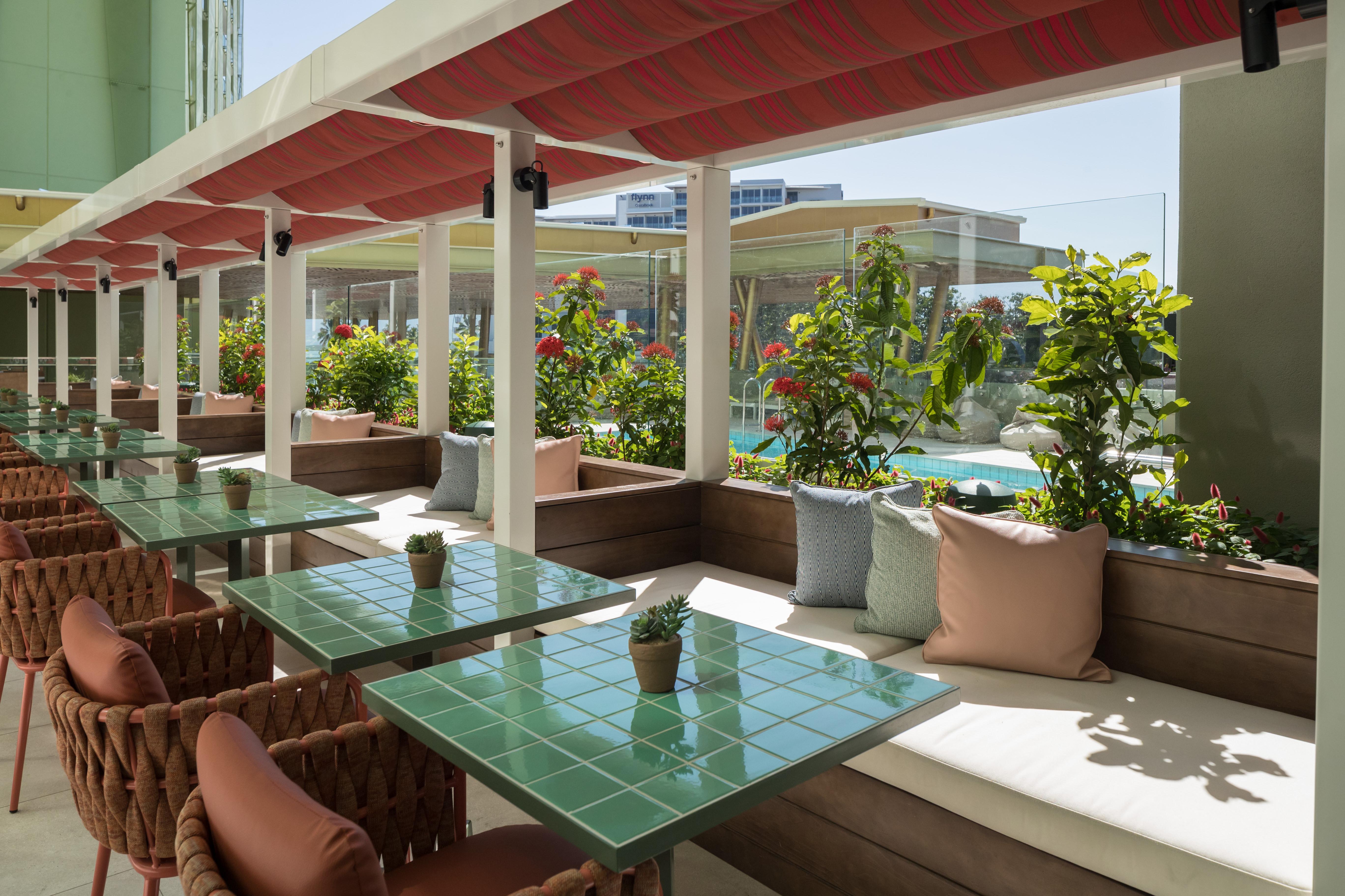 คริสตัลบรูค ไบลีย์ Hotel แคนส์ ภายนอก รูปภาพ The rooftop pool at the hotel