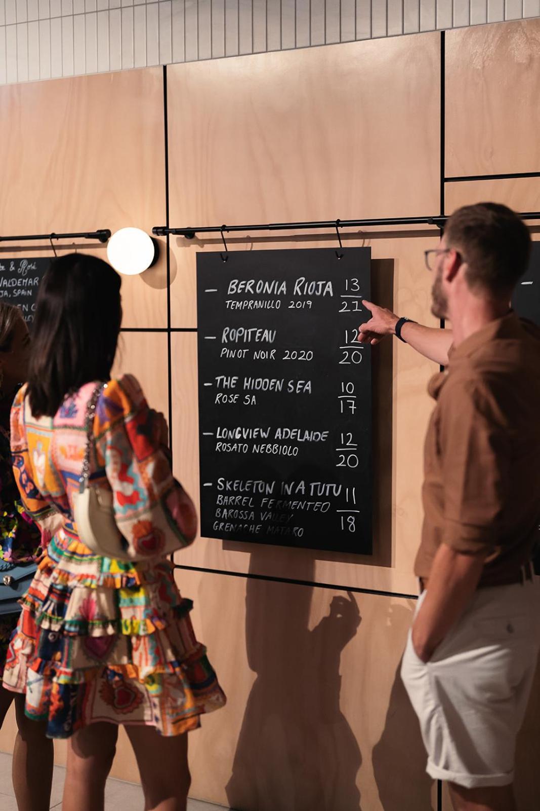 คริสตัลบรูค ไบลีย์ Hotel แคนส์ ภายนอก รูปภาพ Menu at a restaurant