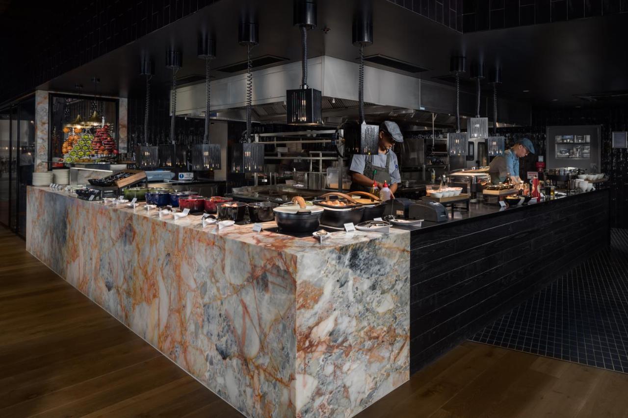 คริสตัลบรูค ไบลีย์ Hotel แคนส์ ภายนอก รูปภาพ The kitchen at the restaurant