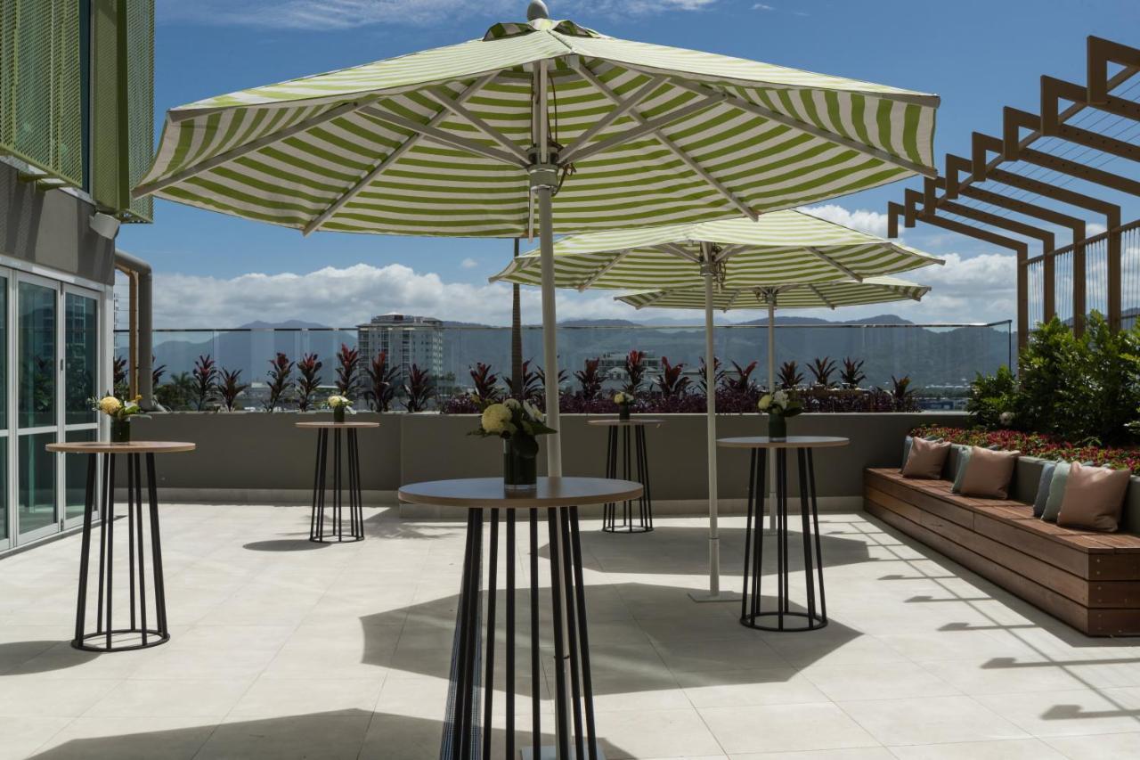 คริสตัลบรูค ไบลีย์ Hotel แคนส์ ภายนอก รูปภาพ The rooftop terrace at the hotel
