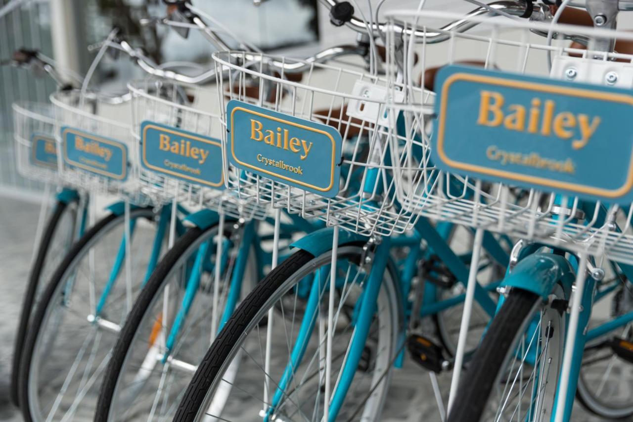 คริสตัลบรูค ไบลีย์ Hotel แคนส์ ภายนอก รูปภาพ Bicycles for hire at the station